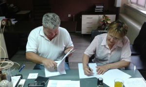 Ravnatelj CZSS Ivanec Robert Čusek i predsjednik Šemsa Mustačević potpisali ugovor o partnerstvu